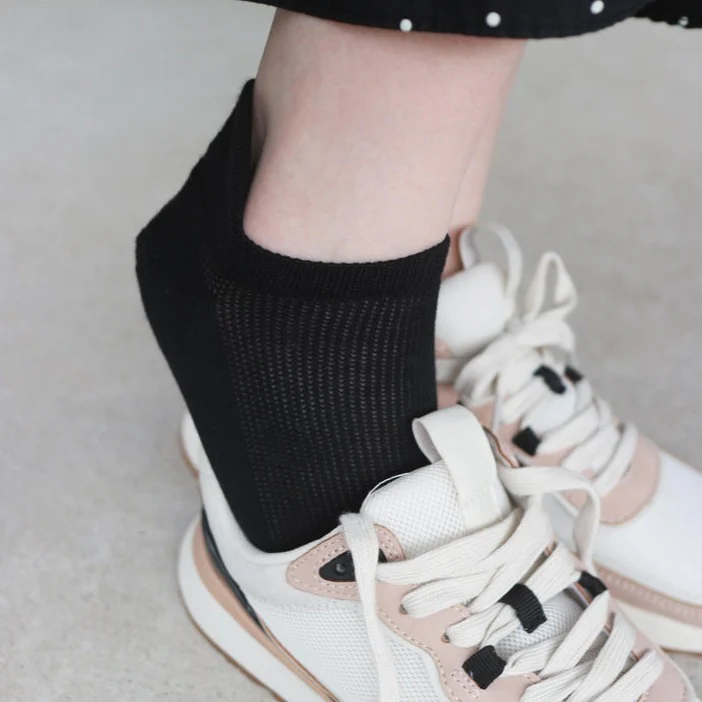 011120127 Achilles Support Mesh Trainer Socks - Image 3