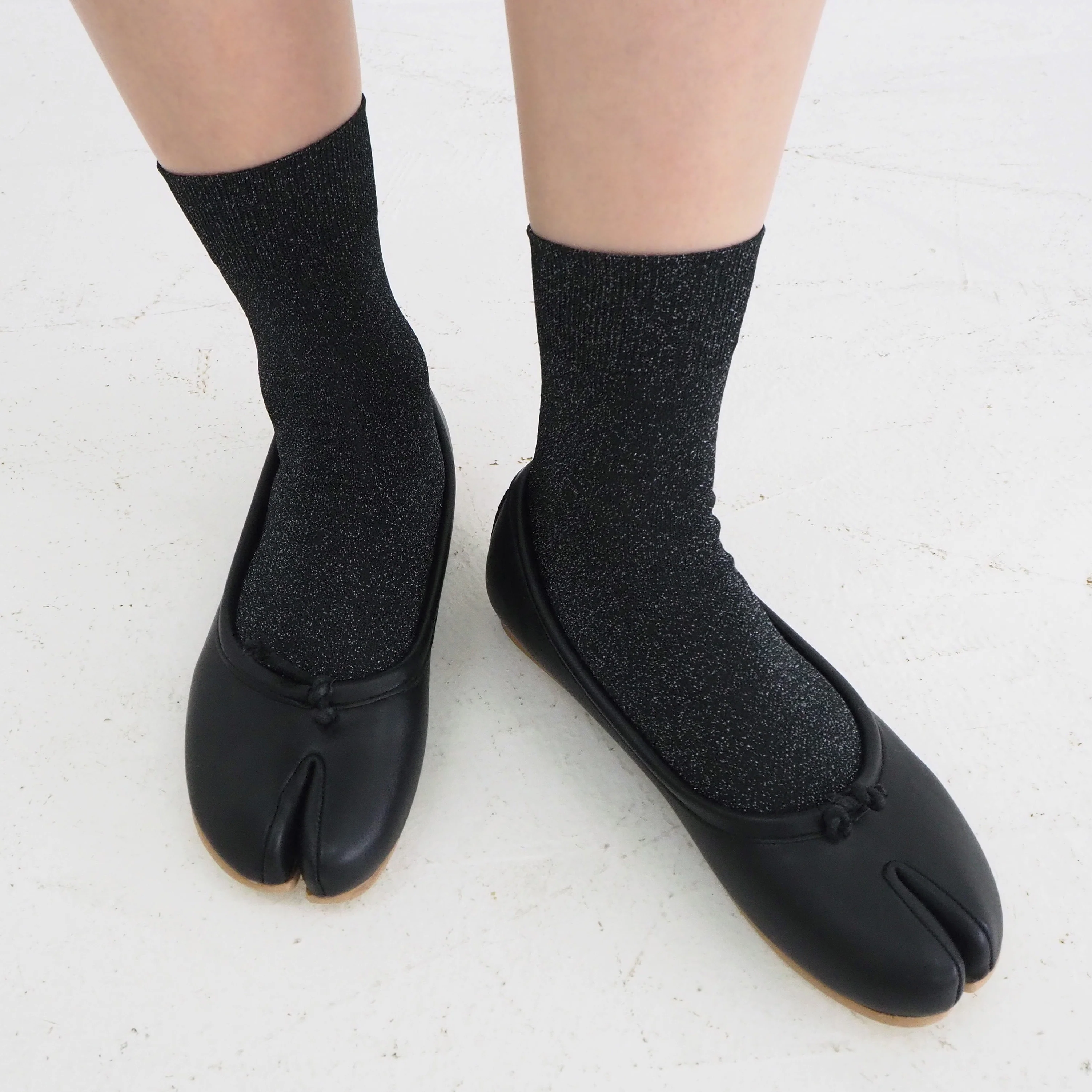 011132662 Fine Sparkly Tabi Low Crew Socks - Image 5