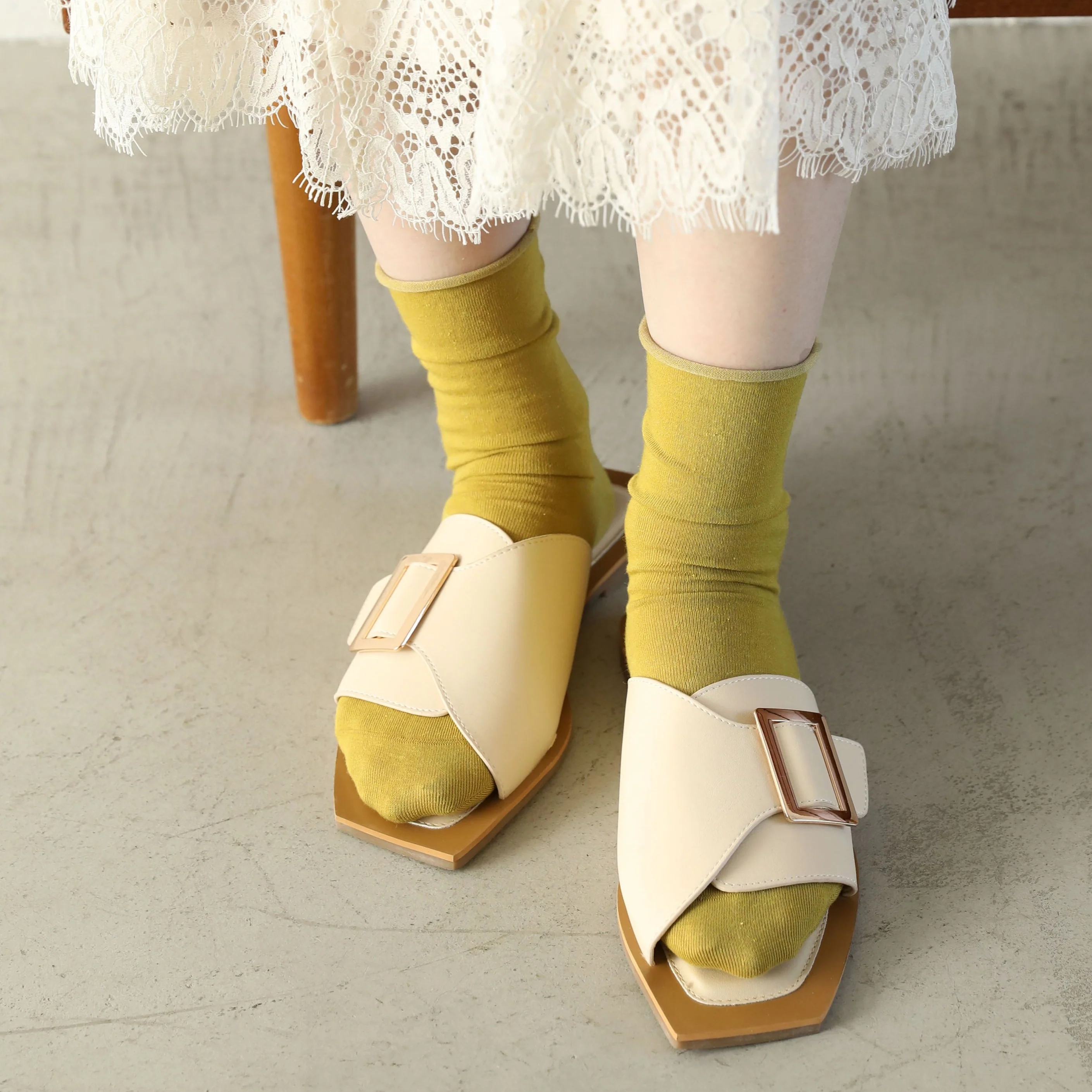 021131817 Fine Cotton/Linen Roll Top Socks - Image 3